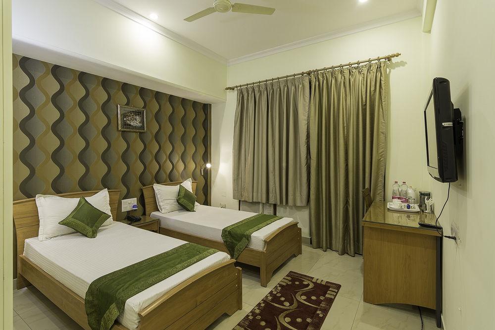Hotel Treebo Palm Tree Palam Vihar Gurgáon Exteriér fotografie